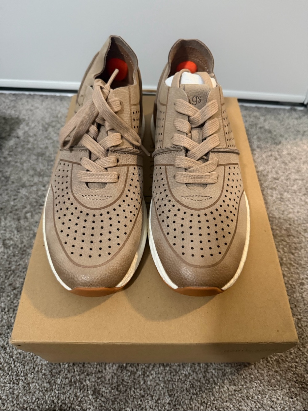 “New” Gentle Souls Laurence Men’s Perforated Tan/Taupe Leather Sneakers